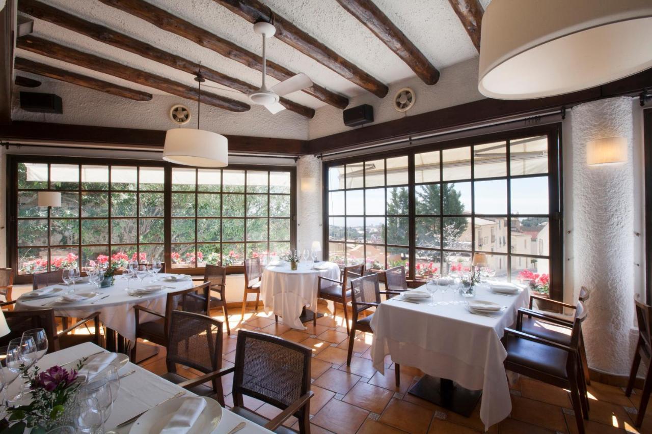 Hostal De La Placa Cabrils Εξωτερικό φωτογραφία