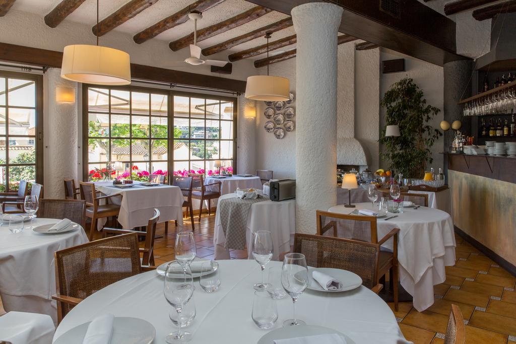 Hostal De La Placa Cabrils Εξωτερικό φωτογραφία