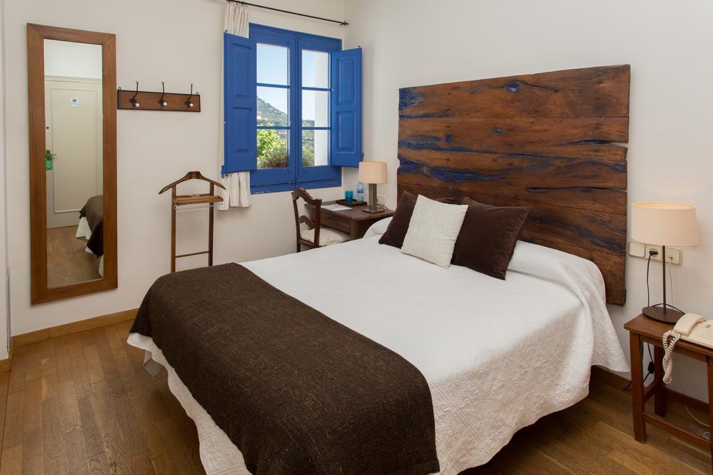 Hostal De La Placa Cabrils Εξωτερικό φωτογραφία