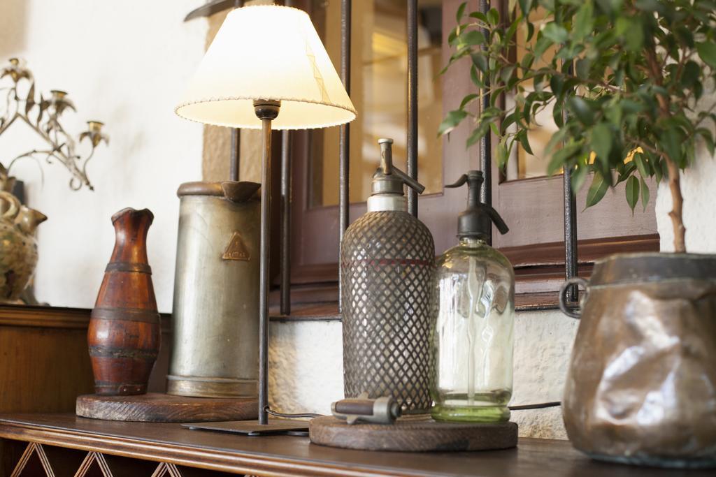 Hostal De La Placa Cabrils Εξωτερικό φωτογραφία