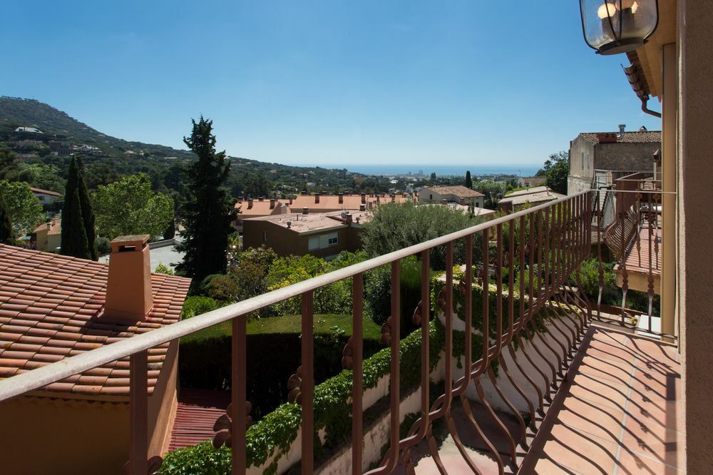Hostal De La Placa Cabrils Εξωτερικό φωτογραφία